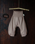 Breathable organic trousers for daily babywear