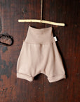 Timeless organic cotton trousers for babies