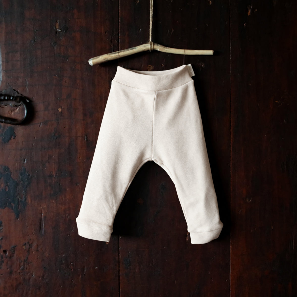 FRAMBUESO leggings in Cotton Flower — garment photograph