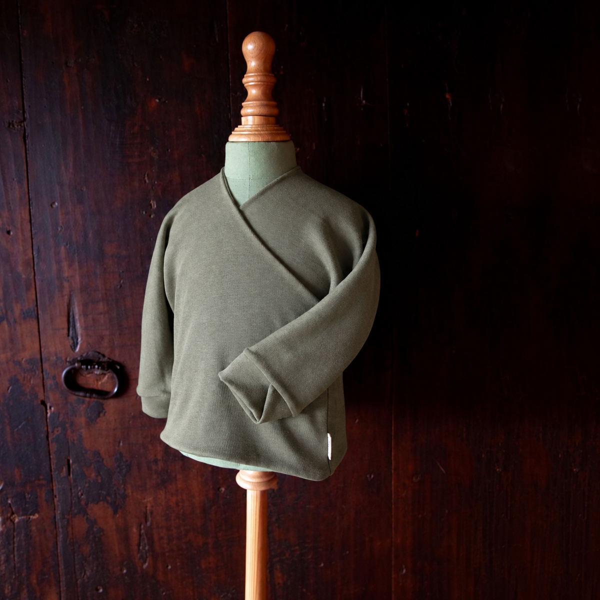 HAZEL double-layer shirt in Rosemary on a mannequin