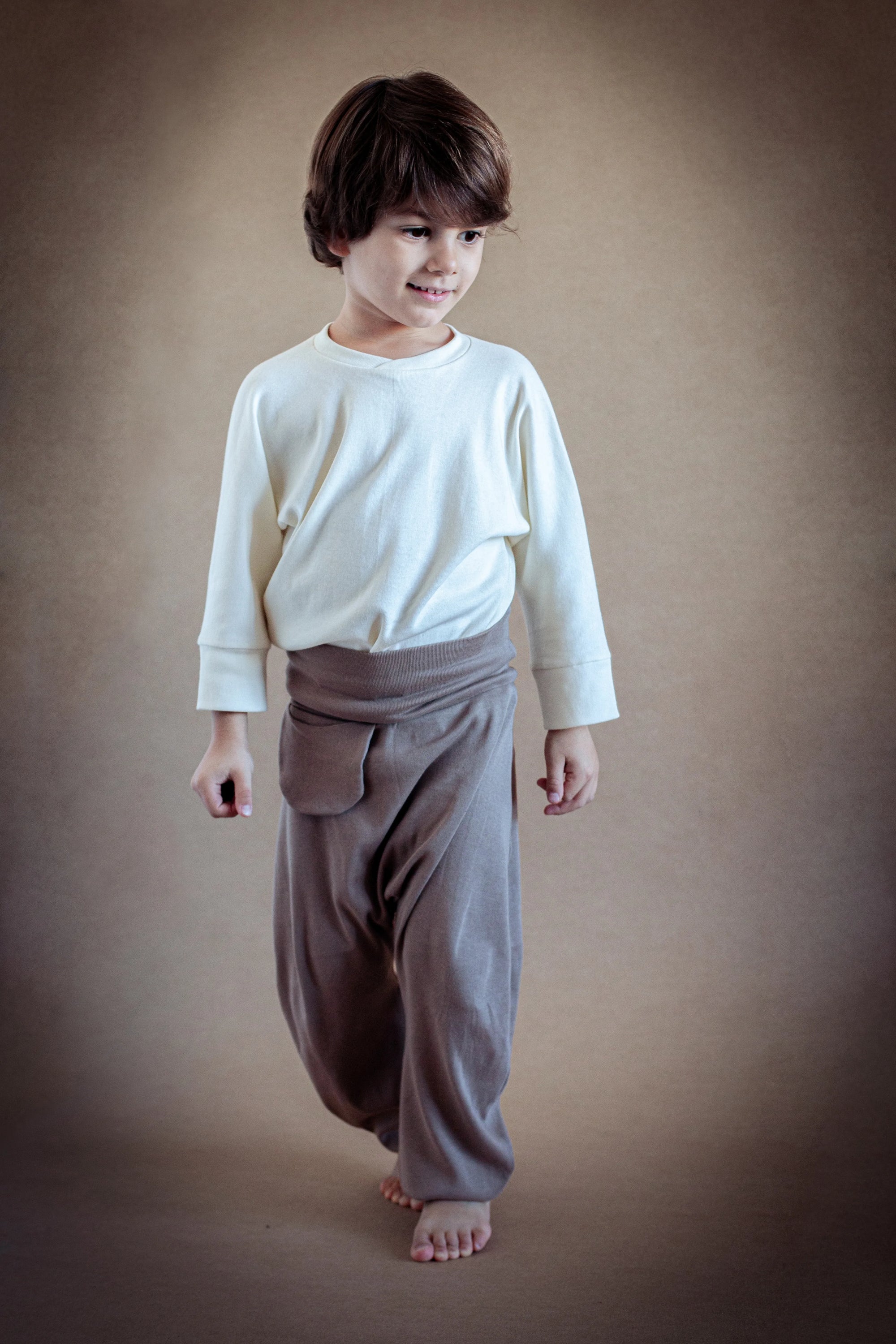 Breathable children trousers for natural development