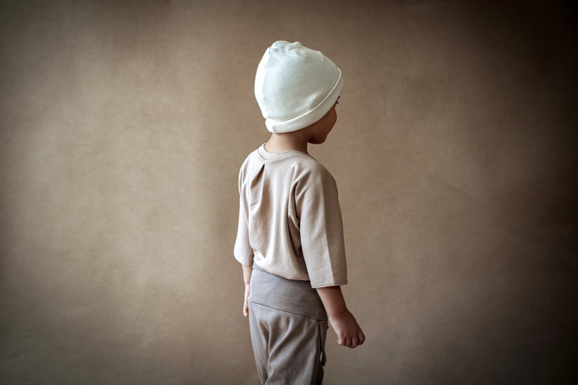 Breathable natural fiber shirt for everyday comfort