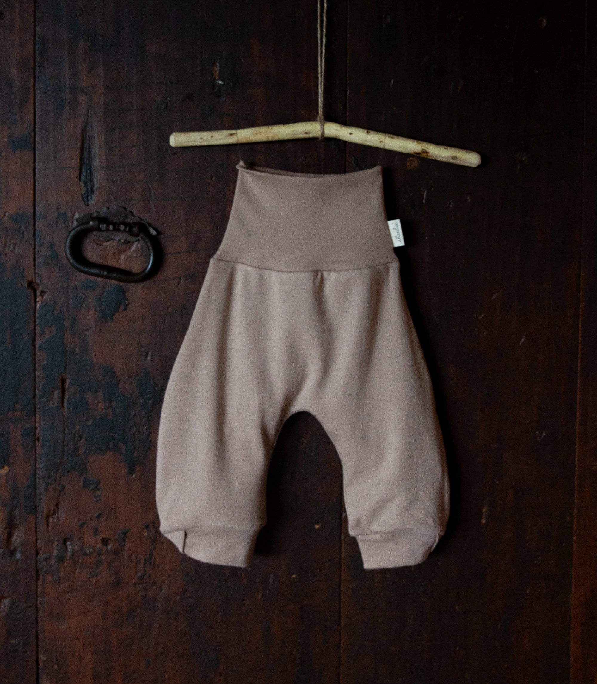 Breathable organic trousers for daily babywear