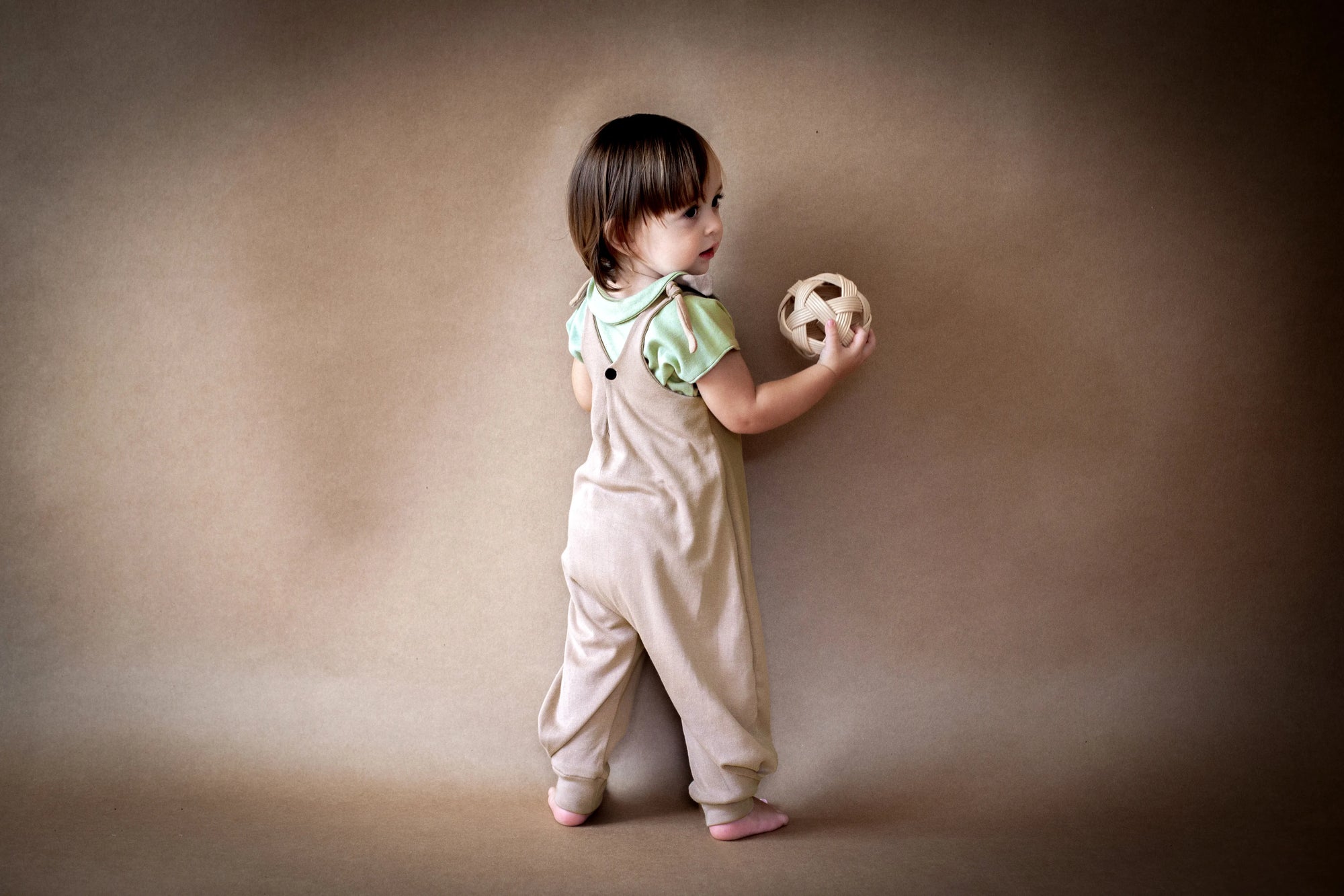 Breathable shirt for babies made from organic cotton