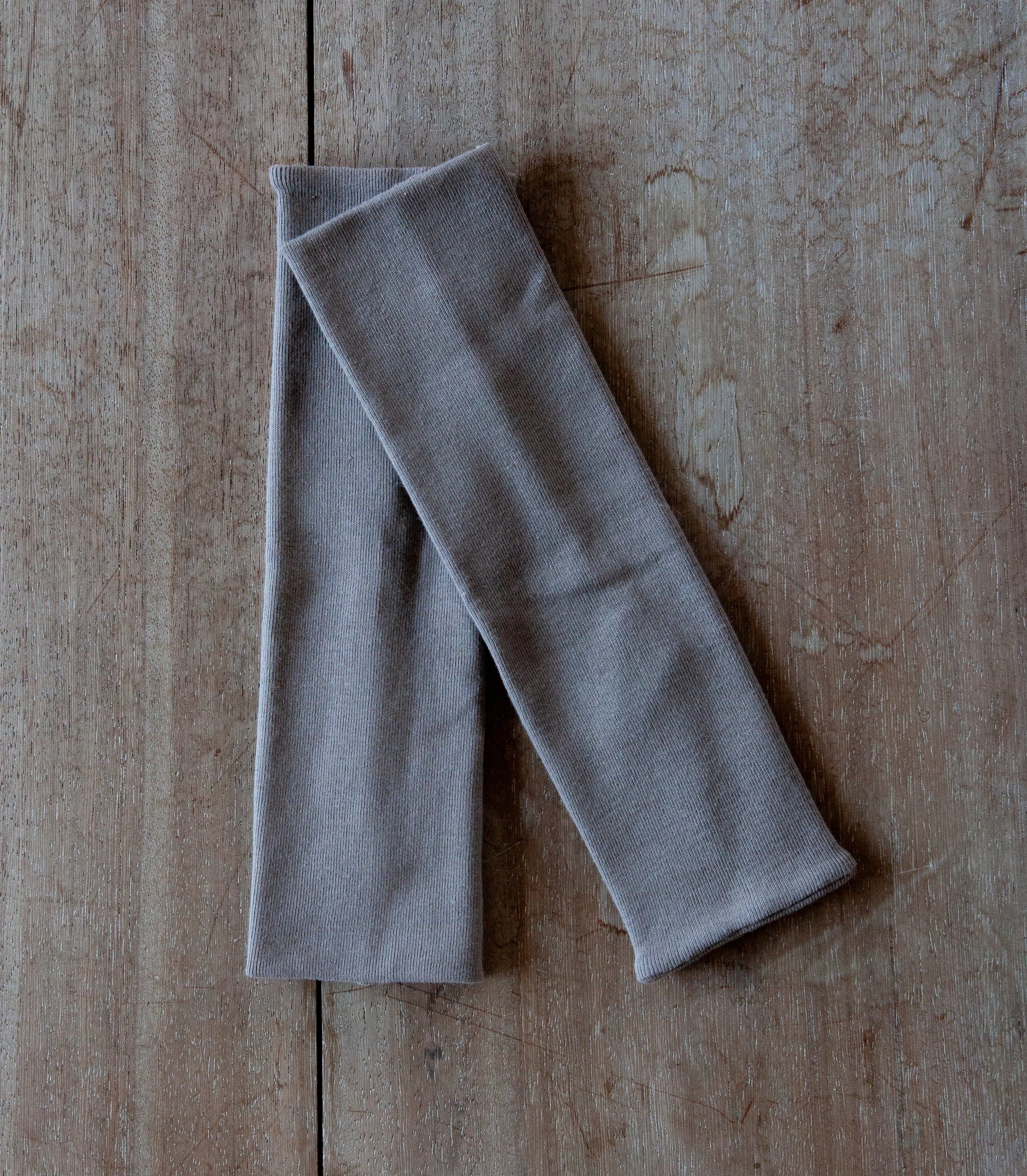 Chemical-free organic leg warmers for delicate skin