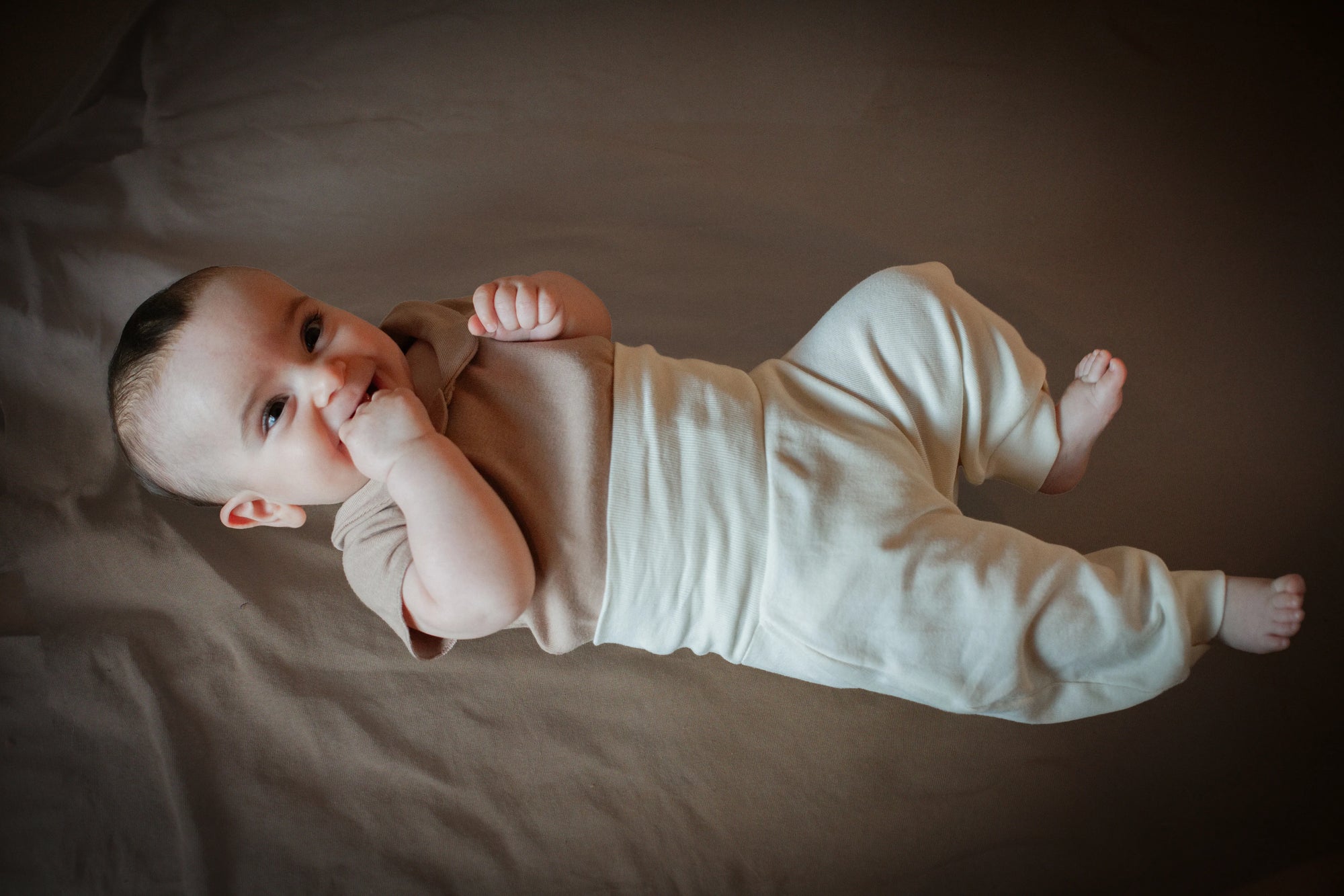 Eco-friendly trousers supporting early movement