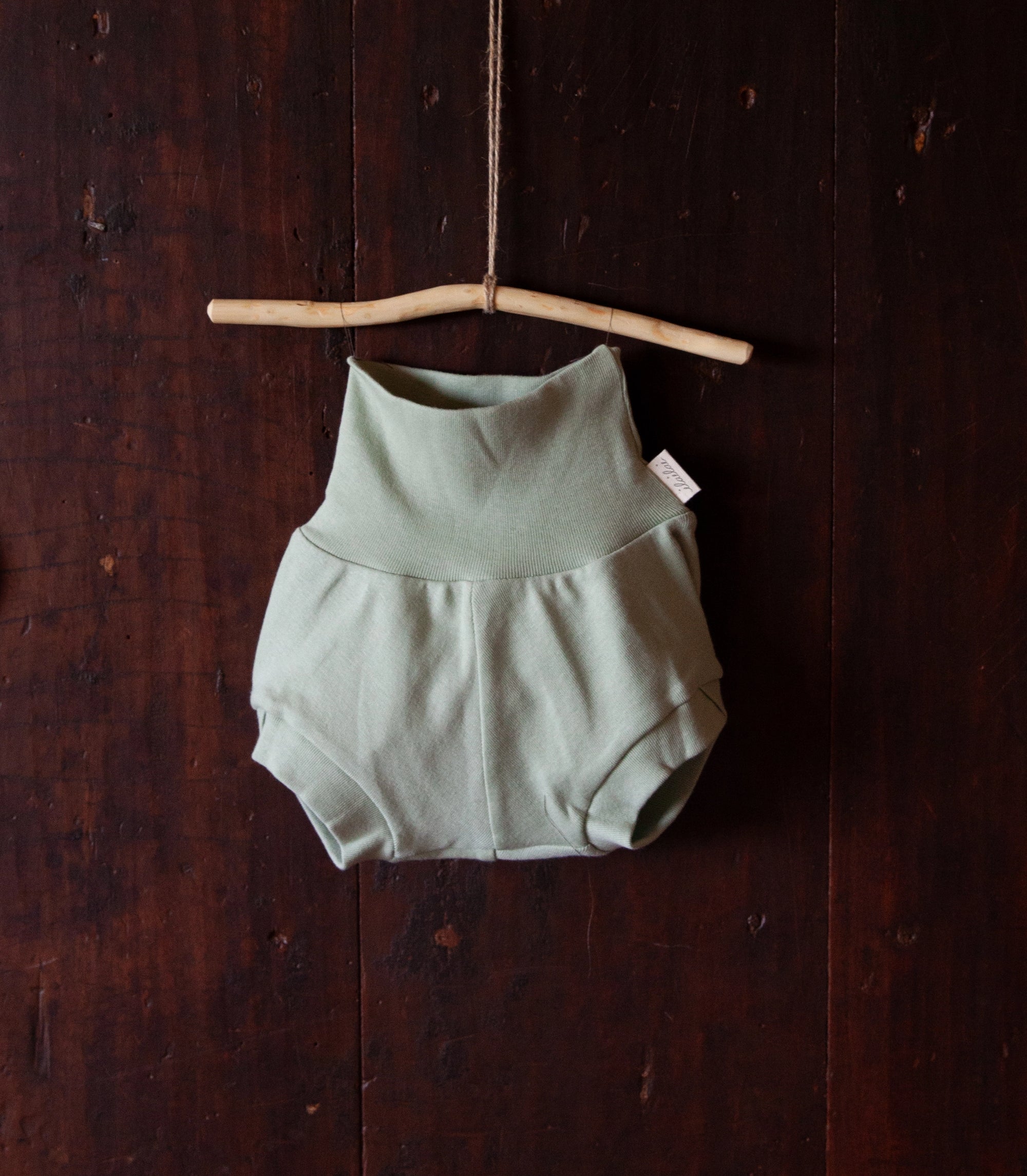 Eco-responsible organic baby short