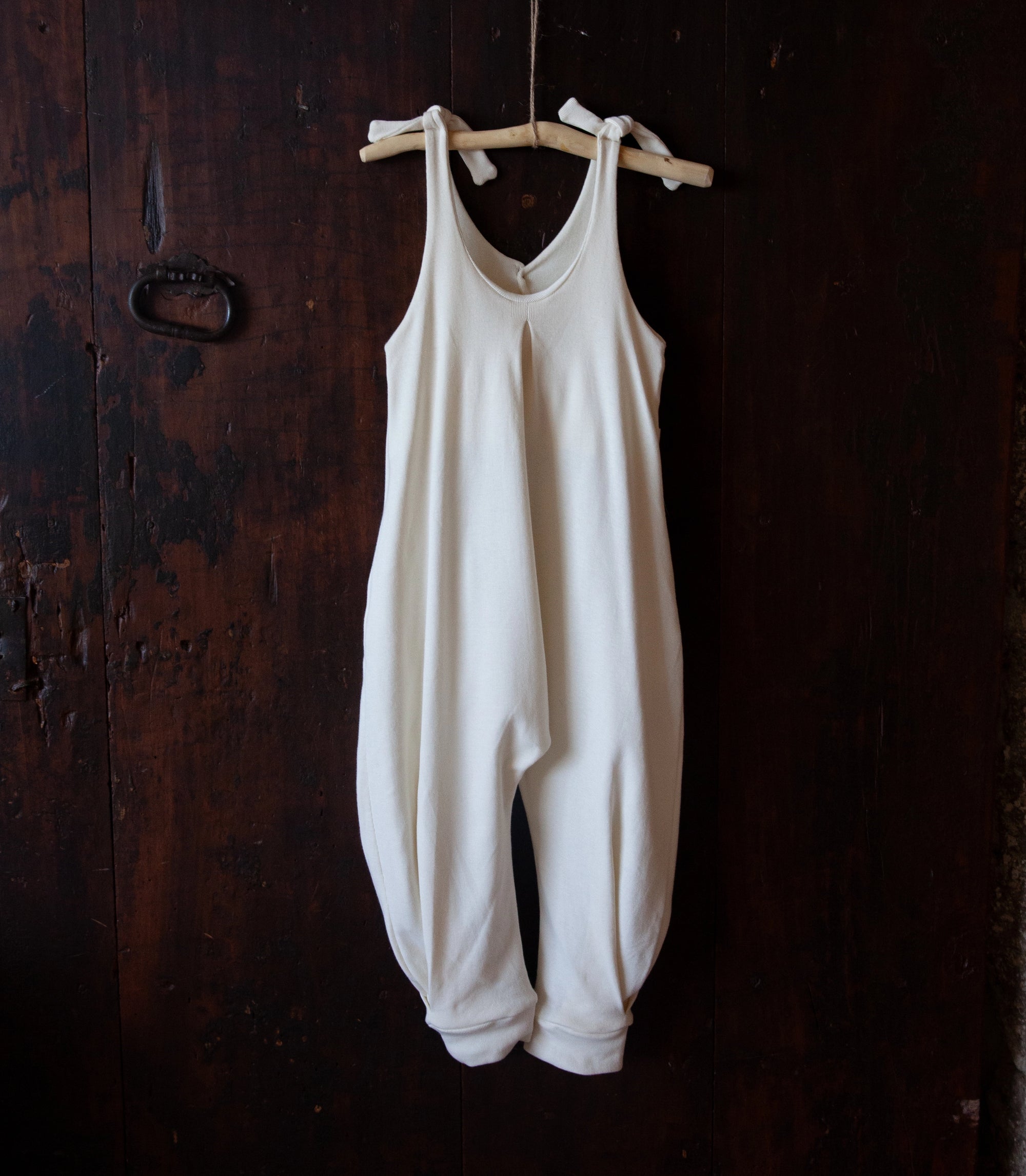 Lightweight organic cotton romper for seasonal wear