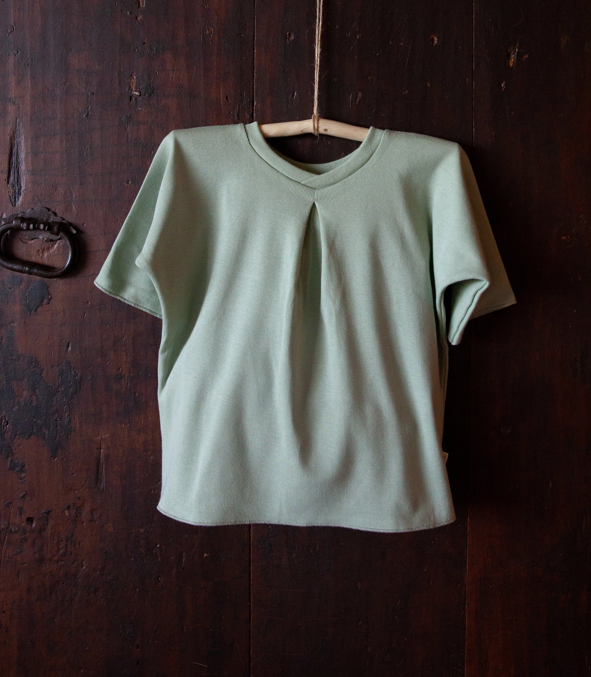 Lightweight organic top for warm days