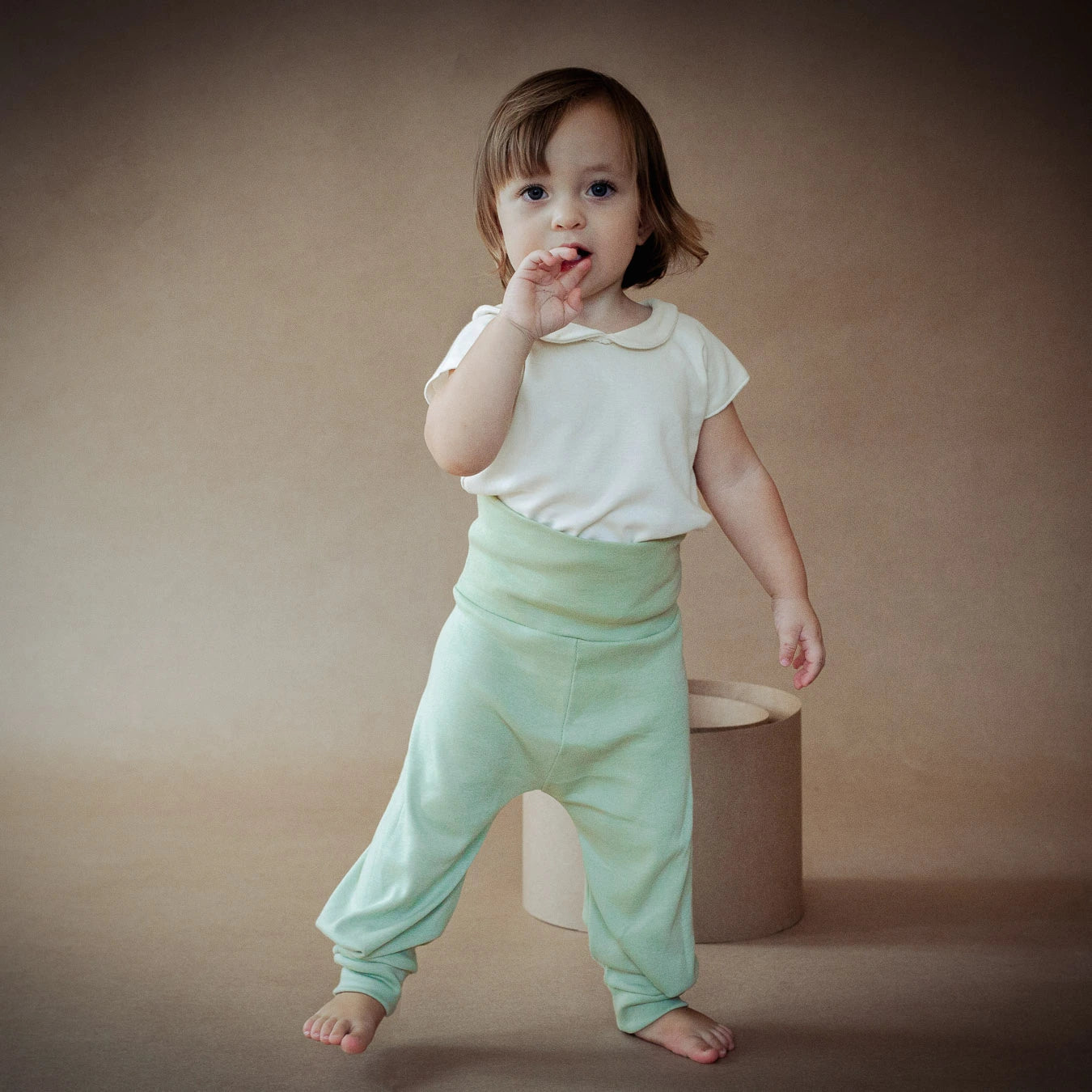 Lightweight trousers made from plant-based fibers