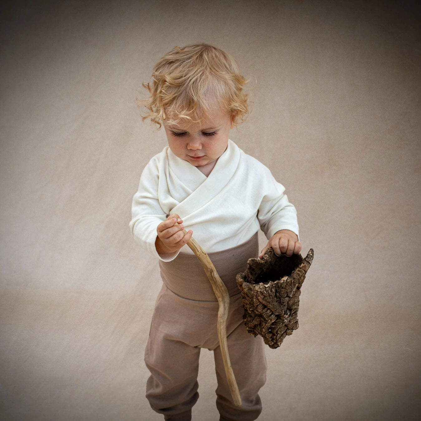 Locally-made organic cotton pants for free development 