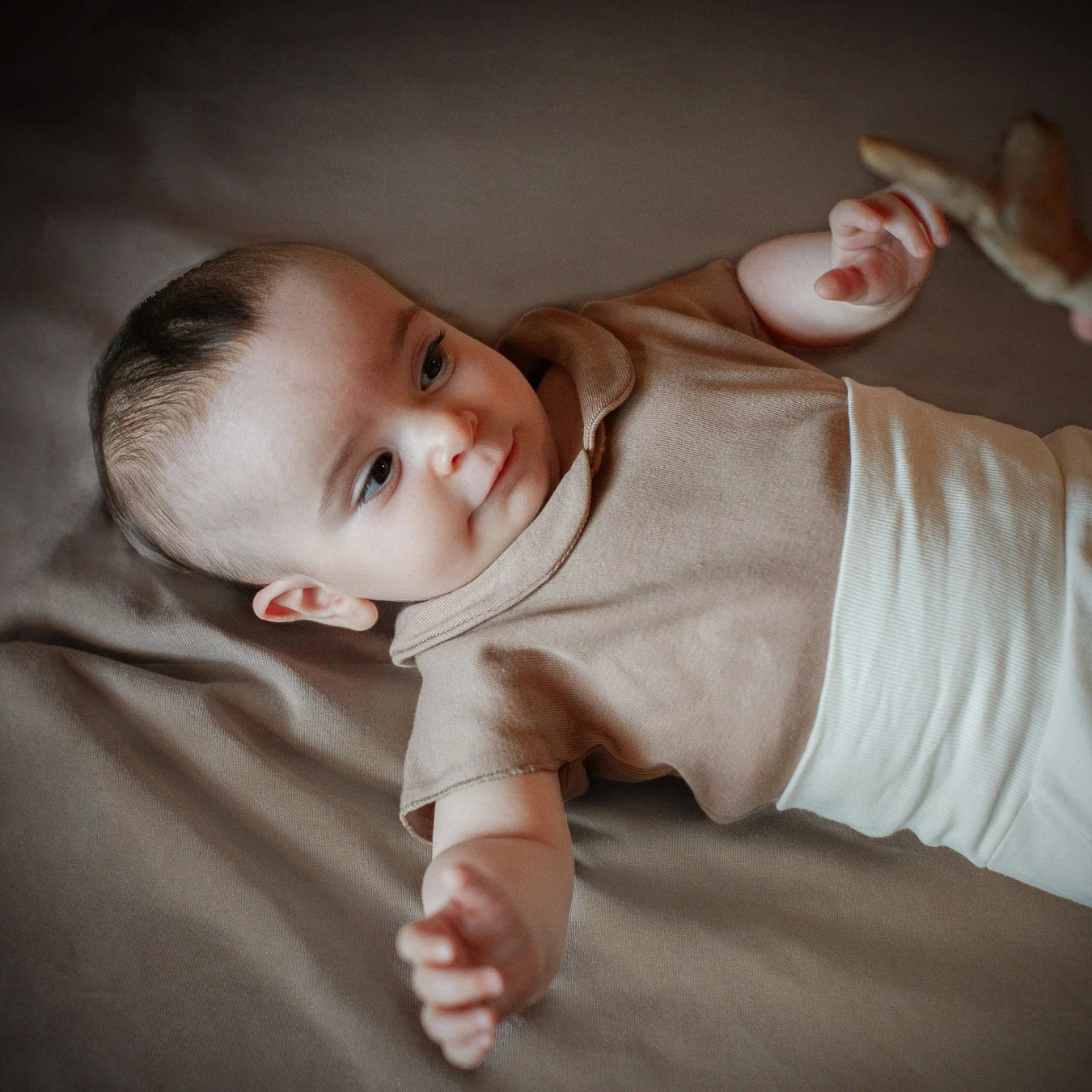 Movement friendly organic top for growing children