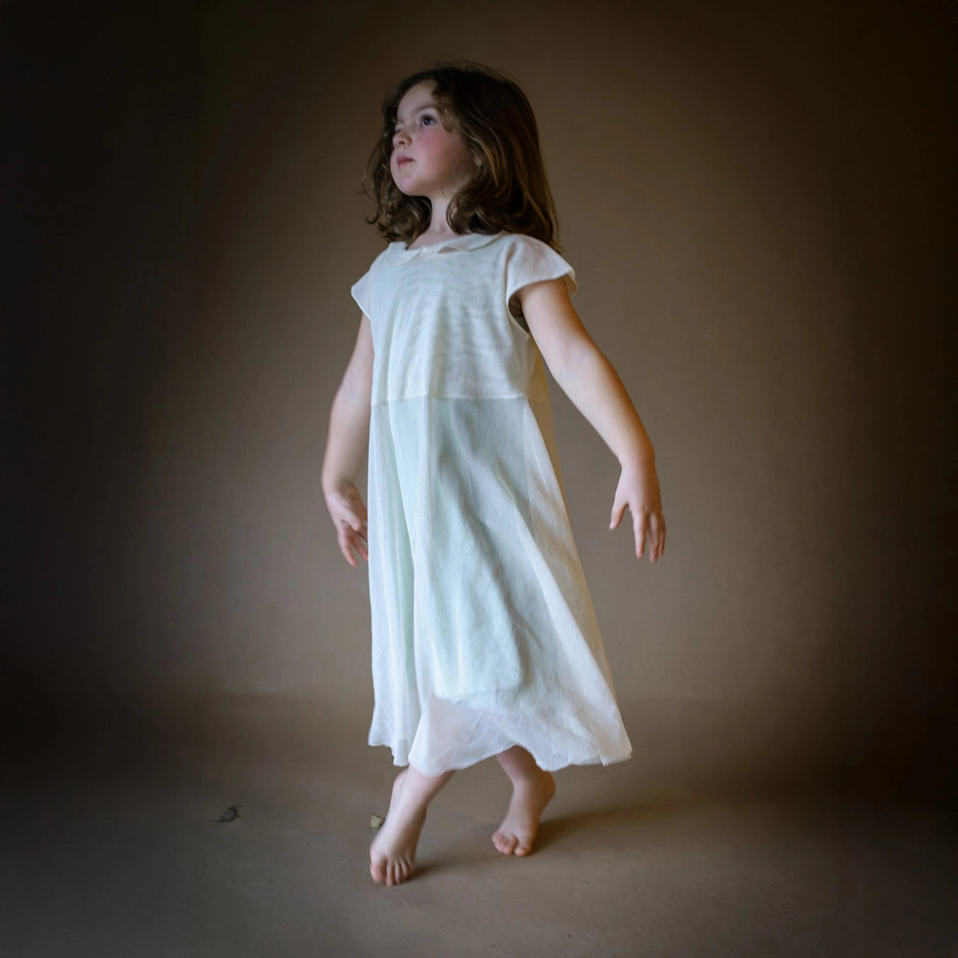 Natural-dyed organic cotton dress for sensitive skin