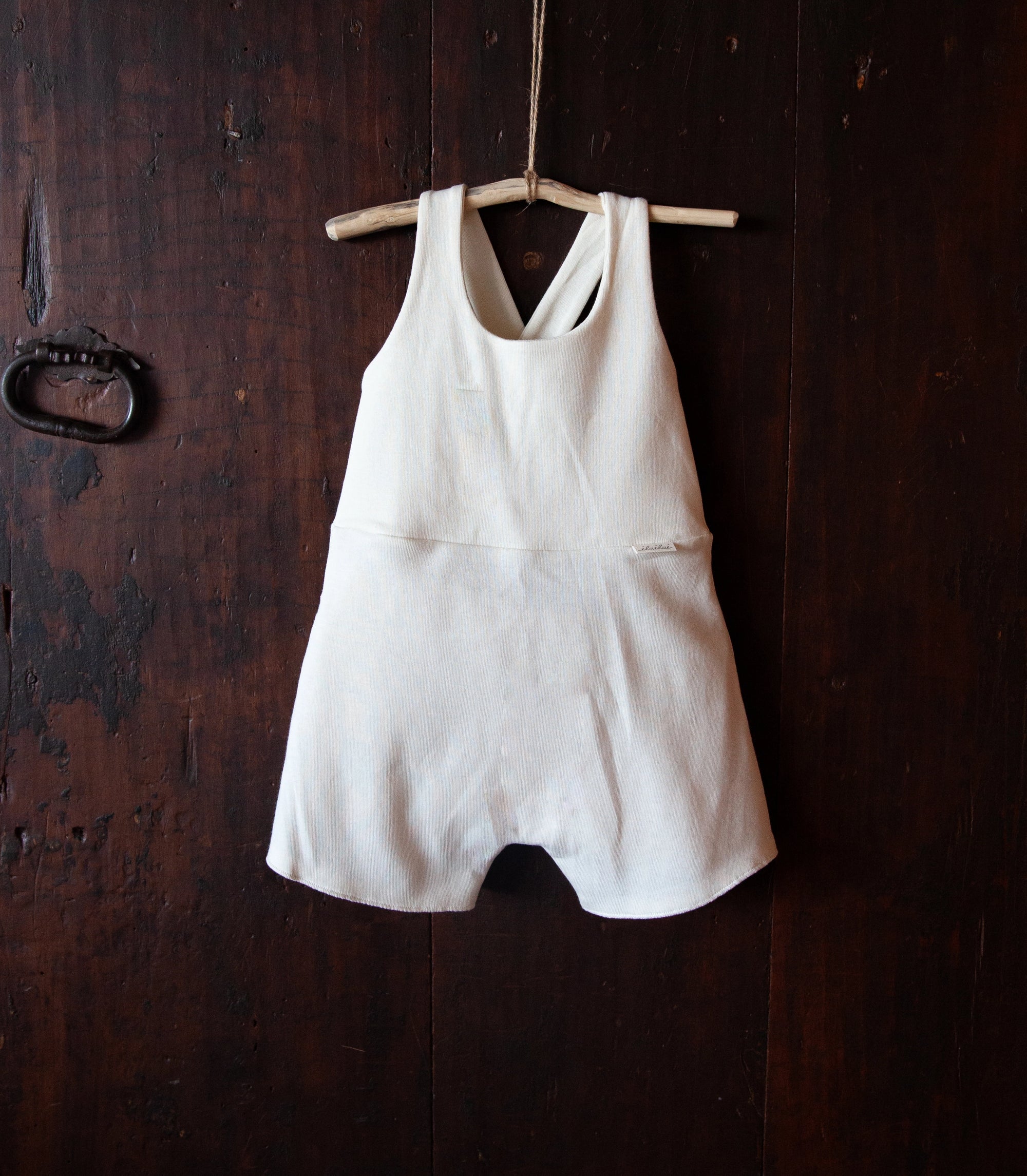 Natural-dyed organic jumpsuit for sensitive skin