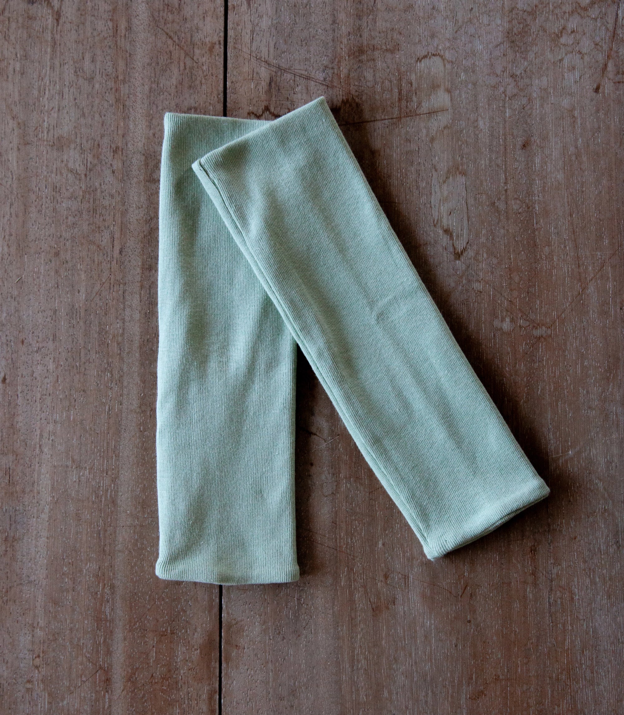 Natural fiber organic leg warmers for gentle warmth