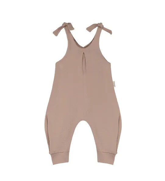 Natural growth supporting baby jumpsuit with plant dyes