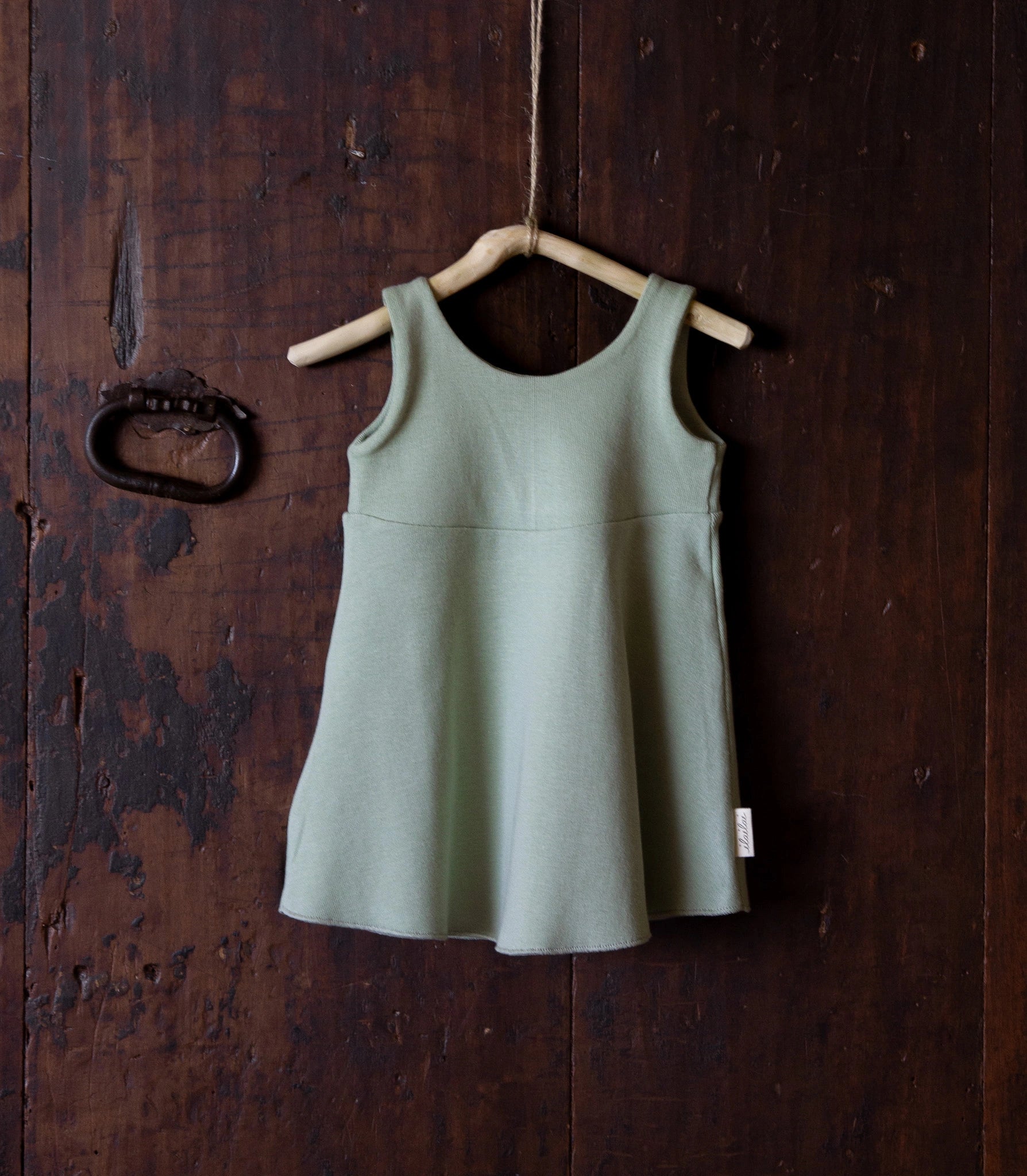 Organic cotton dress with lightweight feel
