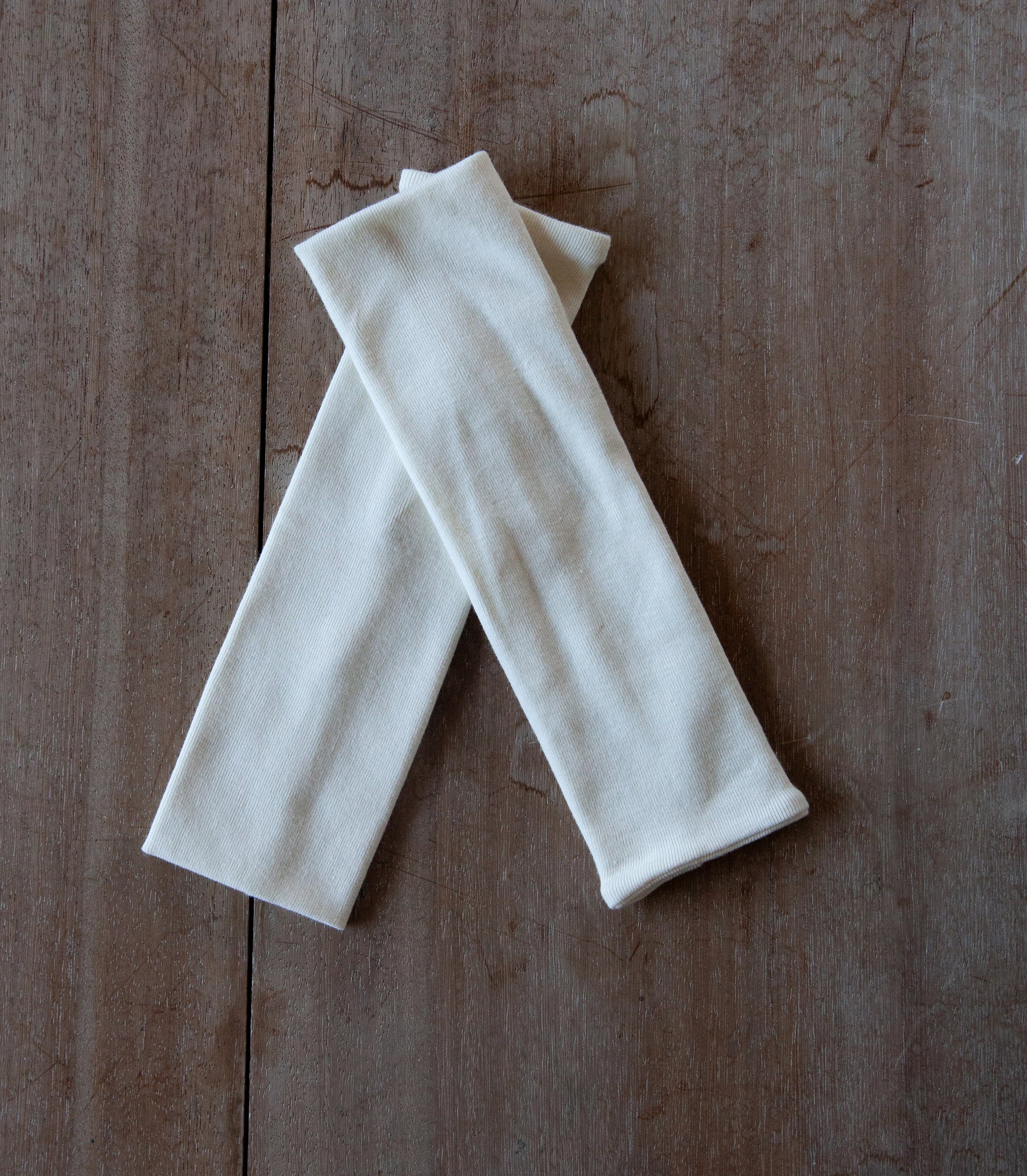 Organic cotton leg warmers designed for active babies