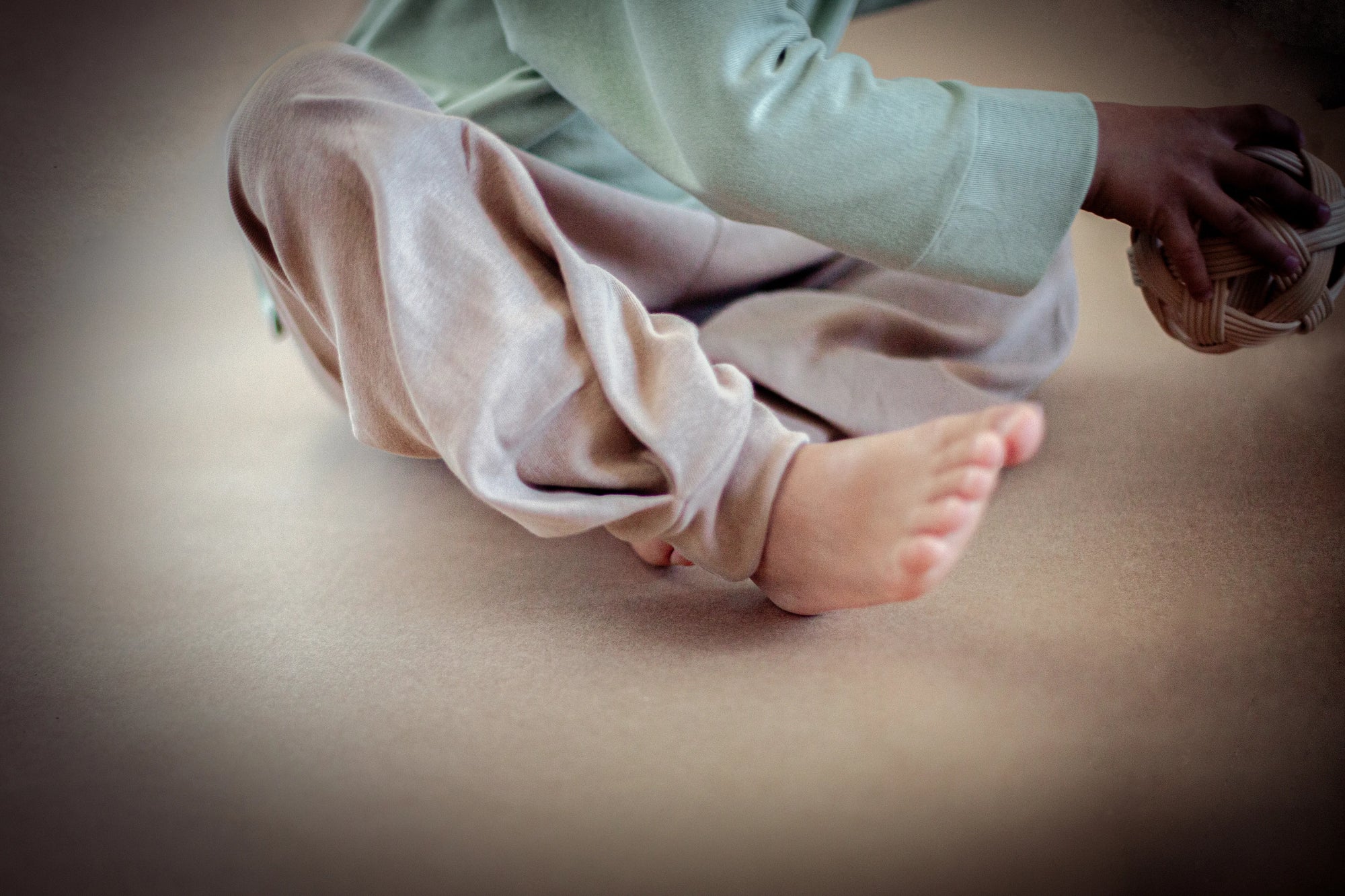 Organic pants with timeless design for children