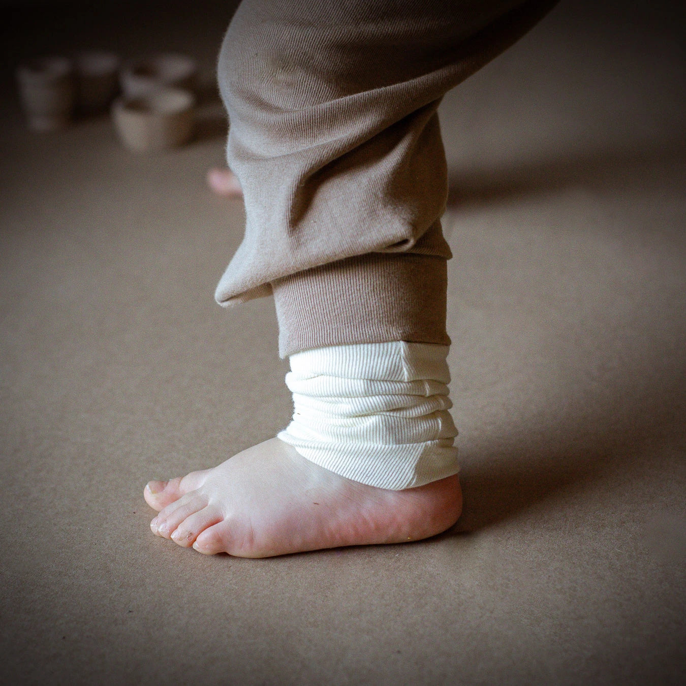 Soft organic cotton leg warmers for sensitive baby skin