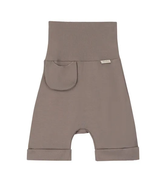 Timeless pants in organic cotton with movement focus